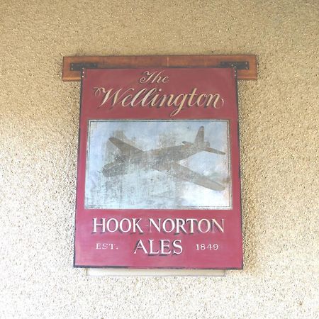 Immaculate 1-Bed Cottage In Moreton In Marsh Esterno foto