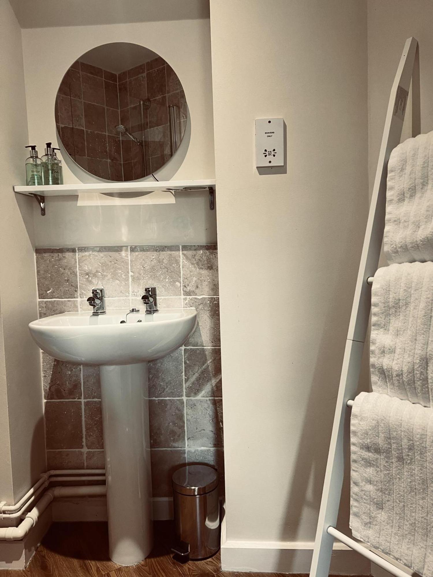 Immaculate 1-Bed Cottage In Moreton In Marsh Esterno foto